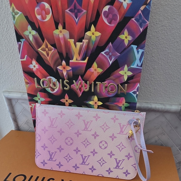 Limited Edition SUNRISE Louis Vuitton Wristlet! Never Carried! - Picture 2 of 7